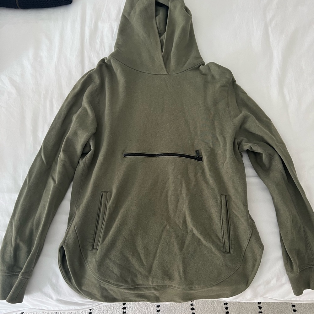 John Elliott Green Pullover Sweater with Curved Hem